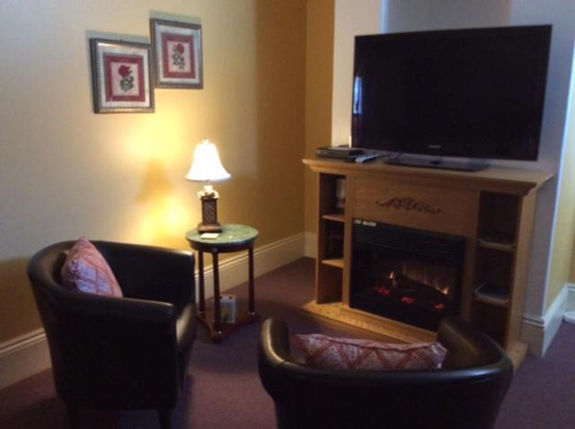 The Continental Inn Tomales Room photo